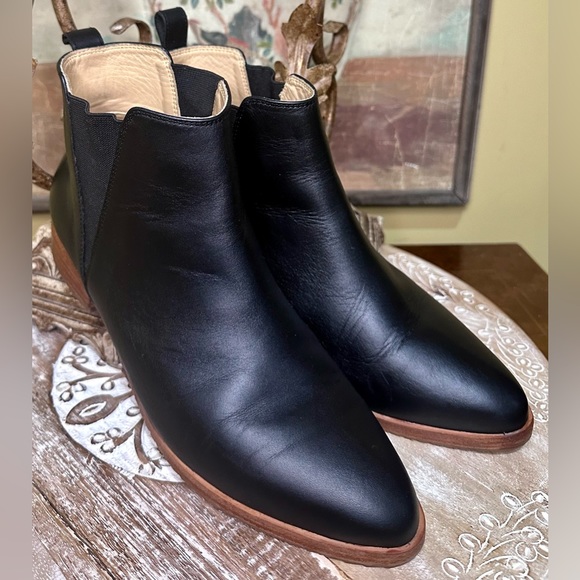 EUC Nisolo “Everyday Chelsea” Ankle Bootie with Rubber Outsoles Size 10 - Picture 2 of 14